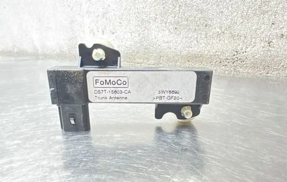 Ford Edge II Aerial antenna amplifier DS7T15603CA