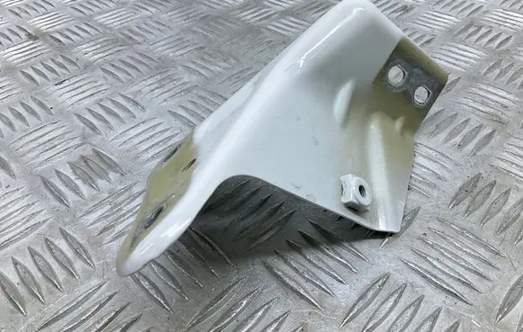 Skoda Rapid (NH) Fender mounting bracket 5JA821142A