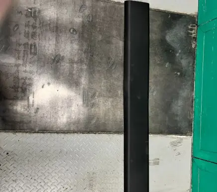 Rear fender molding trim