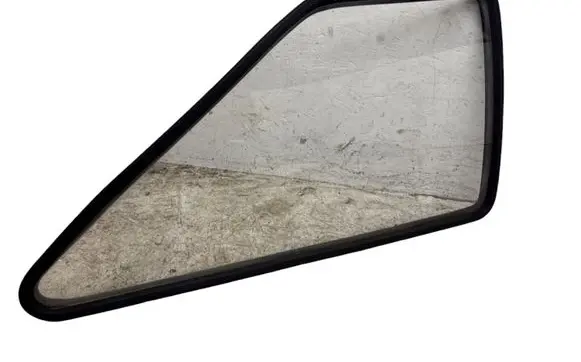 Ford Escort Rear door window glass 43R001057