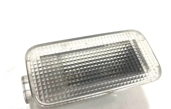 Toyota Avensis T270 Other interior light 8133005050 32026432