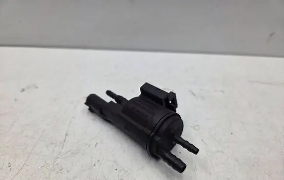 Mercedes-Benz C W204 Vacuum valve A0025401497 0025401497