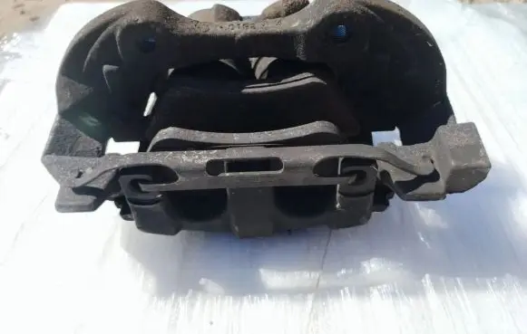 Mercedes-Benz ML W164 Front brake caliper 65552401