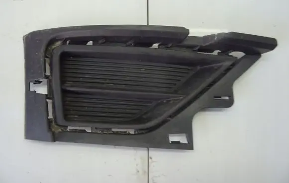 Volkswagen Golf Sportsvan Tow hook cap/cover R29P2