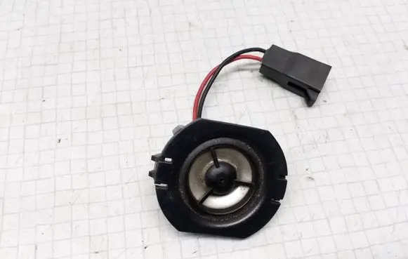 Renault Megane II Front door high frequency speaker