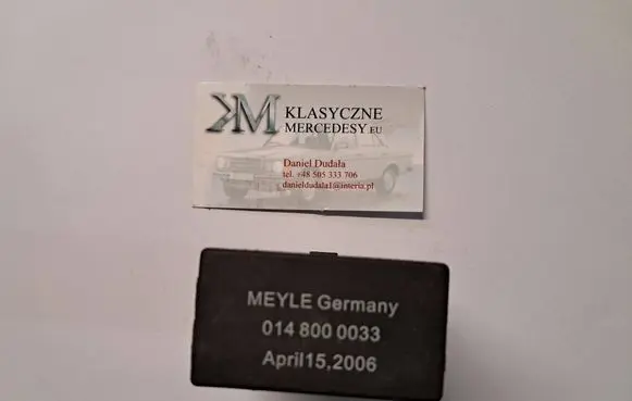 Mercedes-Benz S W126 Relay mounting block 0148000033