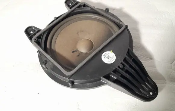 Audi A4 S4 B9 8W Subwoofer speaker 8W5035412