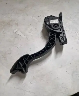 Ford Mondeo MK IV Accelerator throttle pedal 6G929F836RC