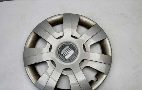 Seat Altea R16 wheel hub/cap/trim 5P0601147B 5P0601147E