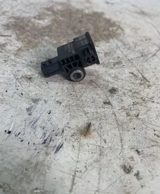 Renault Clio V Airbag deployment crash/impact sensor 988305fl0a