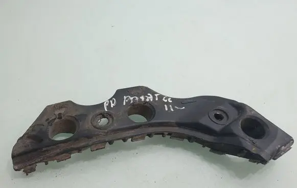 Volkswagen PASSAT CC Front bumper mounting bracket 3C8807184A