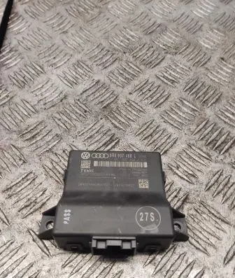 Audi A5 8T 8F Gateway control module 8r0907468l