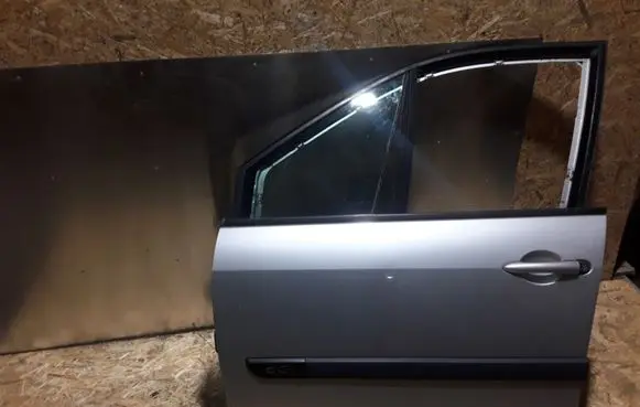 Renault Scenic II - Grand scenic II Front door