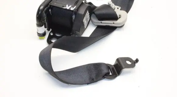 Nissan Leaf I (ZE0) Front seatbelt 624239203A