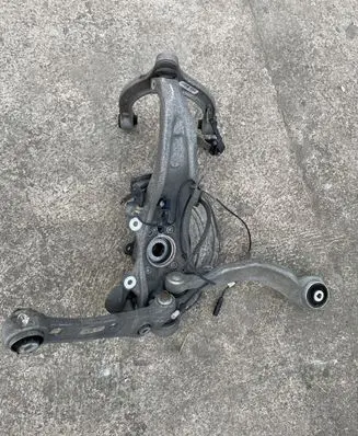 BMW 5 G30 G31 Front wheel hub spindle knuckle 688438501