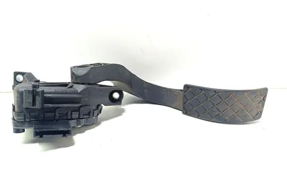 Volkswagen PASSAT B5.5 Accelerator throttle pedal 8D1721523E
