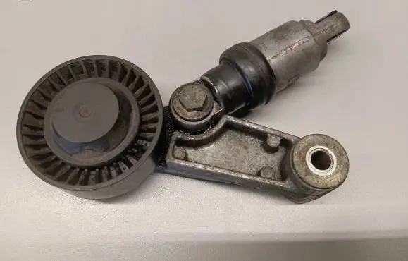 BMW M5 Timing belt tensioner 7835422