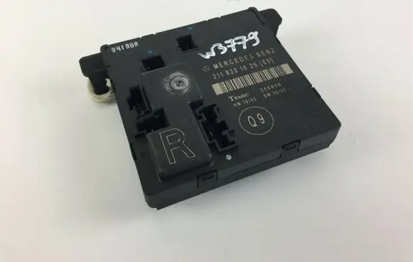 Mercedes-Benz E W211 Other control units/modules 2118201626 W3779