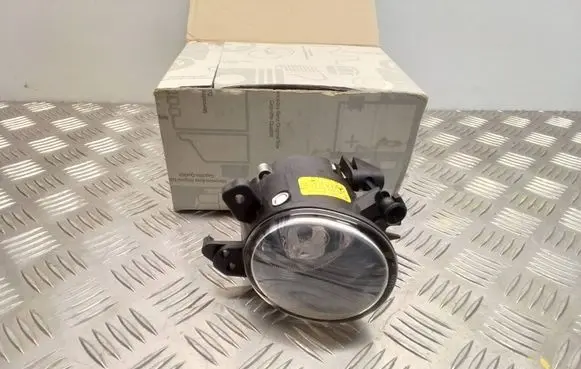 Mercedes-Benz C W204 Front fog light A2518200856
