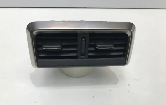 Rear air vent grill