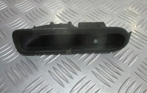 Renault Megane II Electric window control switch