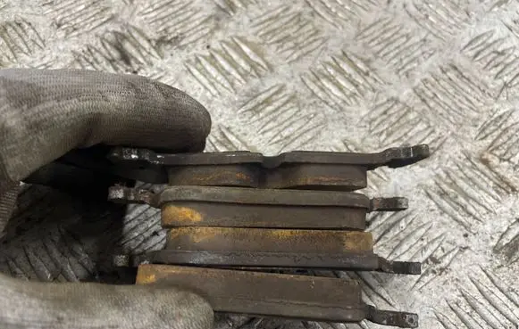 BMW 2 F45 Brake pads (rear) 