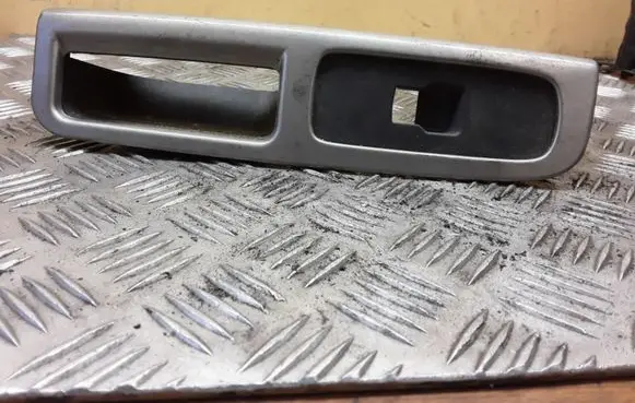 Volvo V50 Front door interior handle trim 8679669