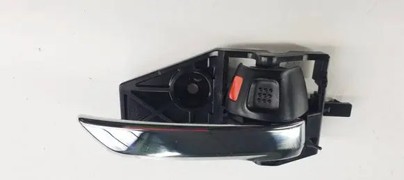 Suzuki Kizashi Front door interior handle 