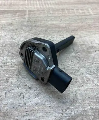 BMW 5 E39 Oil level sensor 7508003 6PR00786802
