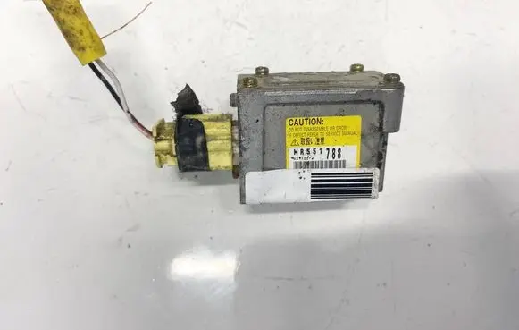 Mitsubishi Pajero Airbag deployment crash/impact sensor mr551788