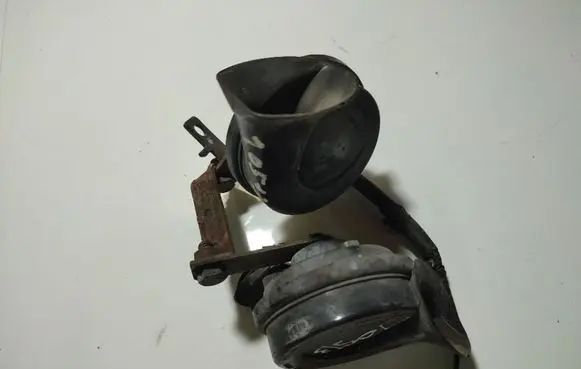 Volkswagen Polo IV 9N3 Horn signal 010208
