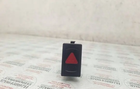 Volkswagen PASSAT B5 Hazard light switch 3B0953235B
