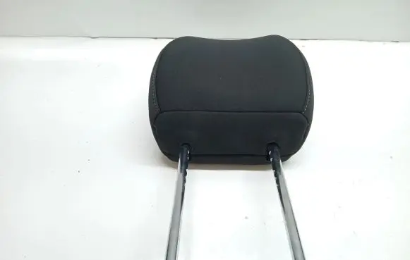 Hyundai i30 Front seat headrest 