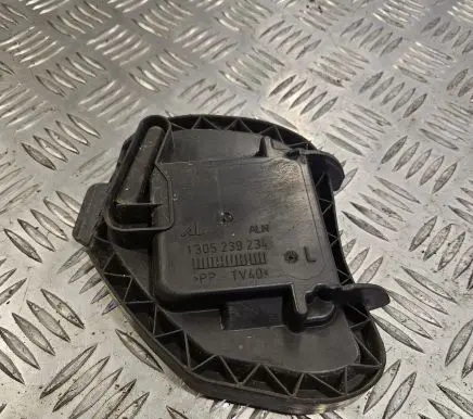 Headlight/headlamp dust cover