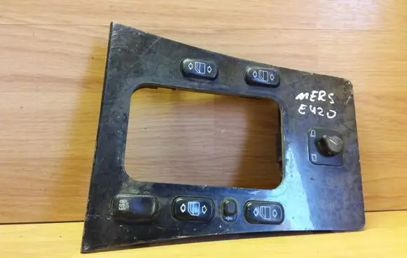Mercedes-Benz E W210 Electric window control switch 2108200110