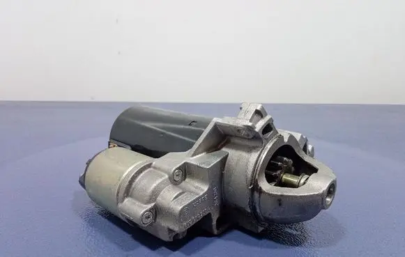 BMW 5 F10 F11 Starter motor 8570238