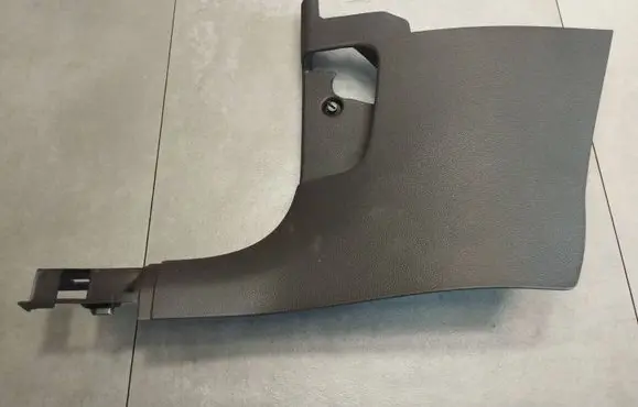 Foot area side trim