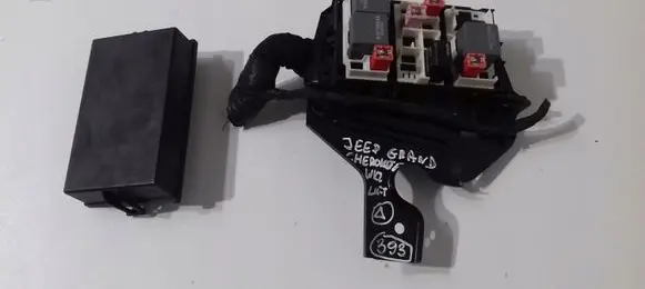 Jeep Grand Cherokee Fuse module 68141842AA