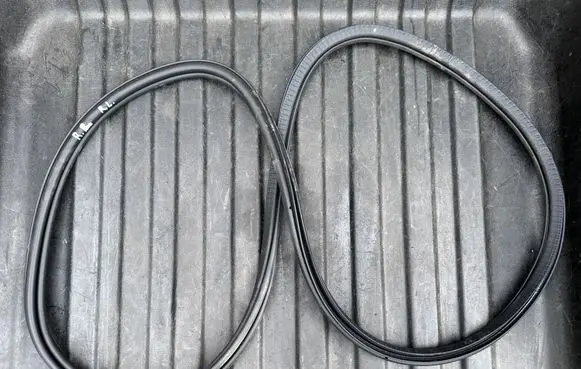 Rubber seal rear door