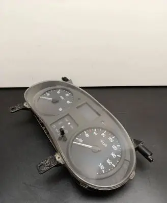 Renault Master II Speedometer (instrument cluster) P8200359415 216787741 NS8266859Z