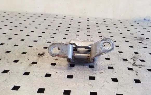Toyota Yaris Front door lower hinge 