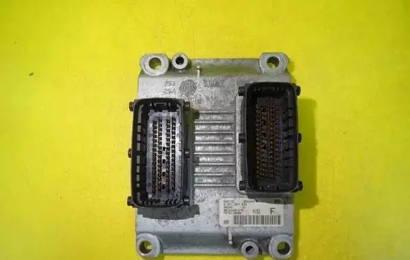 Alfa Romeo 156 Engine control unit/module 0261207555