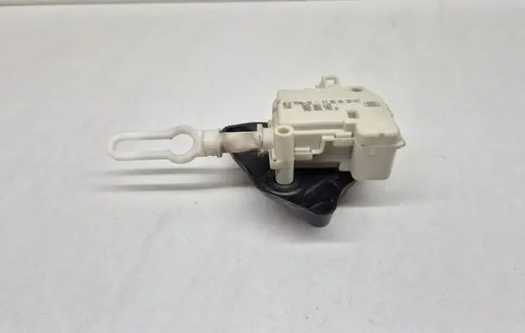 Audi A4 S4 B6 8E 8H Central locking motor 8E5962115