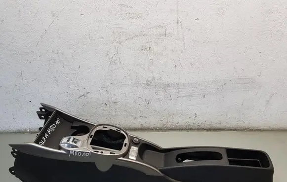 Alfa Romeo Mito Center console