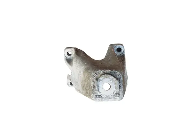 Engine mounting bracket