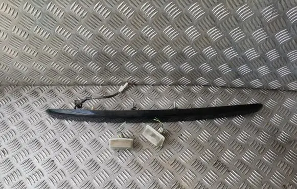 Toyota Corolla Verso AR10 Trunk door license plate light bar