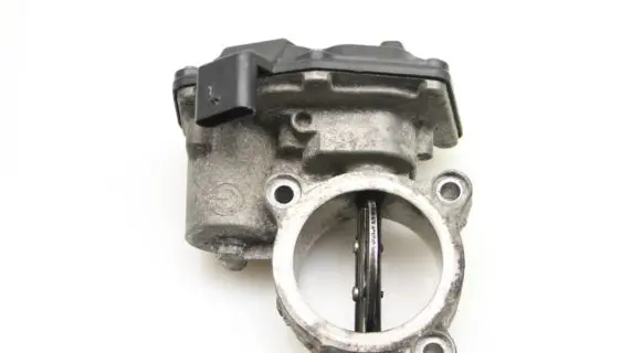 BMW 5 F10 F11 Throttle valve 7810752