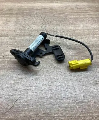BMW X5 F15 Bonnet Pedestrian Airbag Actuator 7326020 B37A17