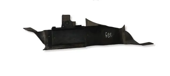 Audi A4 S4 B5 8D Intercooler air guide/duct channel 8D0121284