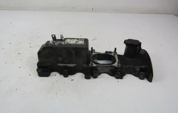Toyota Avensis T220 Rocker cam cover 